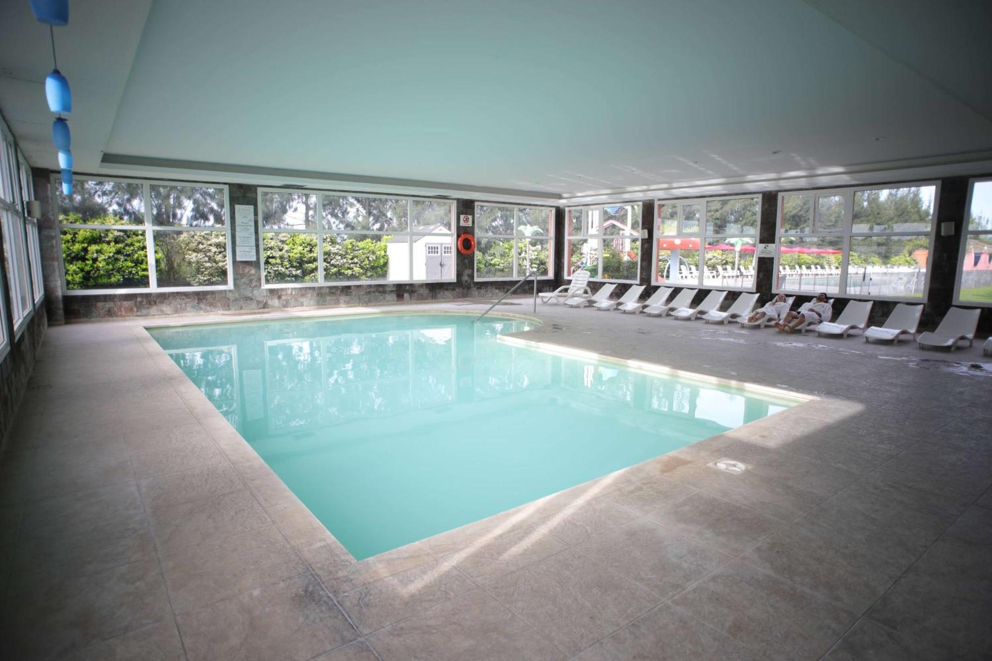 Howard Johnson Hotel & Resort 푸네스 외부 사진