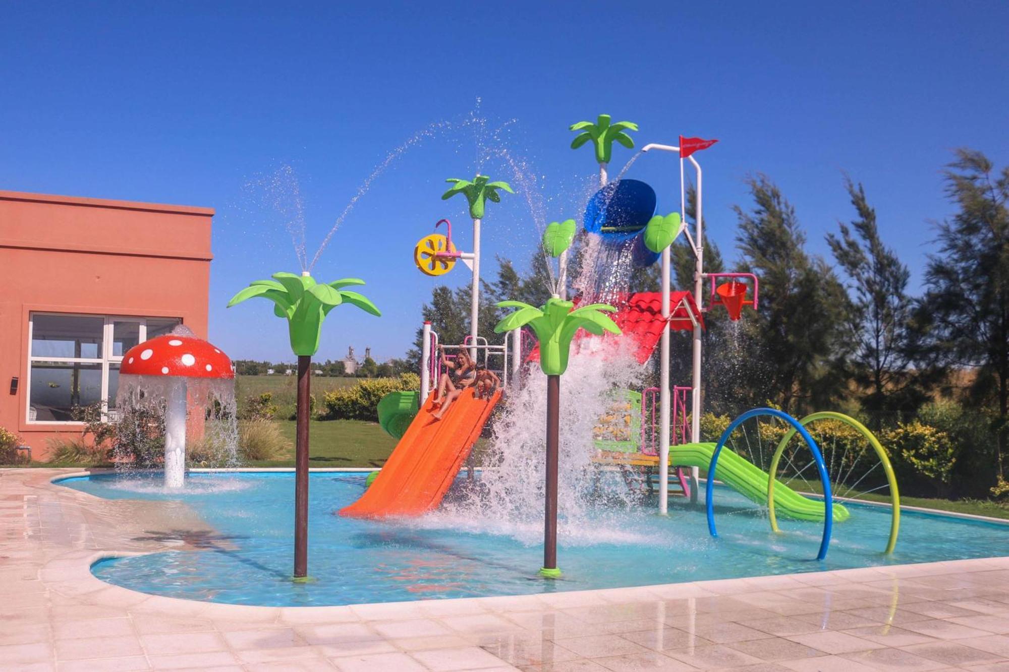 Howard Johnson Hotel & Resort 푸네스 외부 사진