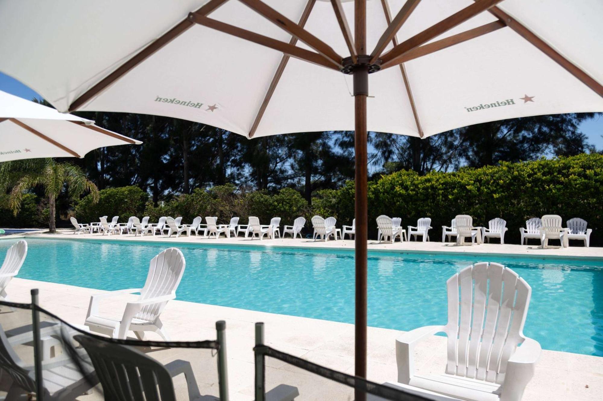 Howard Johnson Hotel & Resort 푸네스 외부 사진