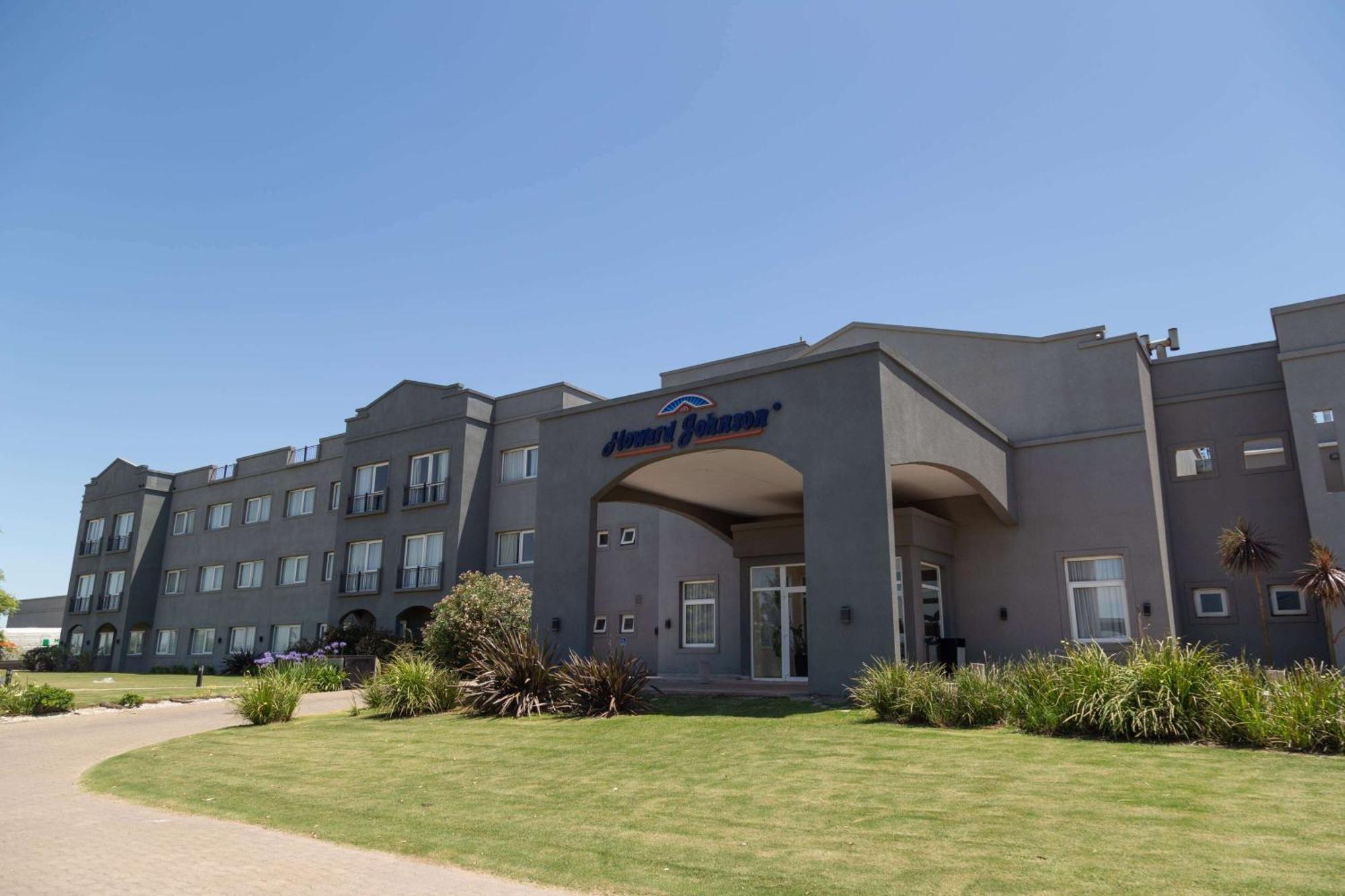 Howard Johnson Hotel & Resort 푸네스 외부 사진