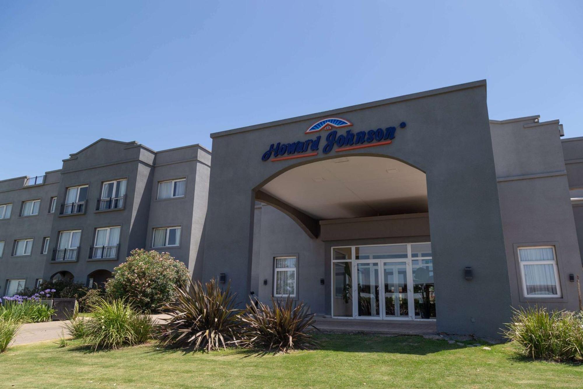 Howard Johnson Hotel & Resort 푸네스 외부 사진